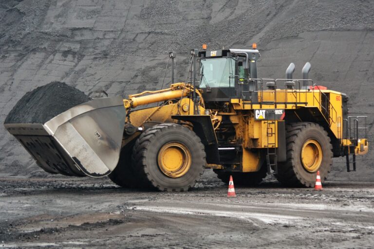 bulldozer, coal, mesh plain-2450036.jpg